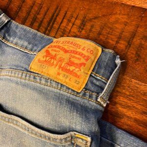 Levi's blue jeans 513 W33 L32